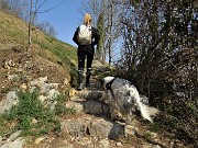 Monte Zucco ad anello ‘fiorito’ da S. Antonio via Sonzogno-26mar22 - FOTOGALLERY